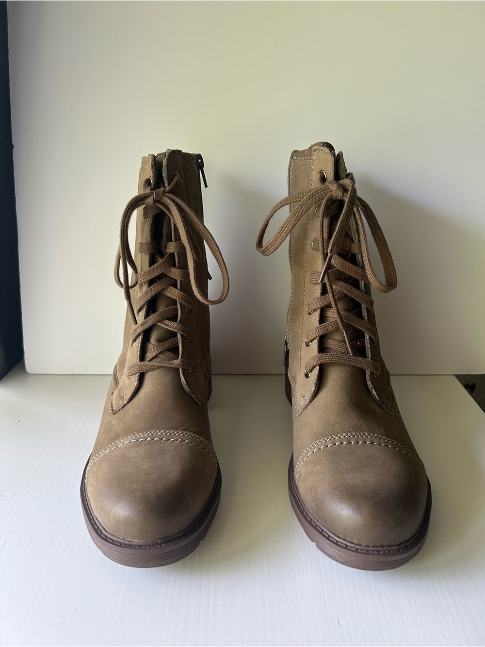 Clarks Collection Hearth Maye Nubuck Leather Women’s Lace-Up Tan Combat Boots 9 - Picture 3 of 11